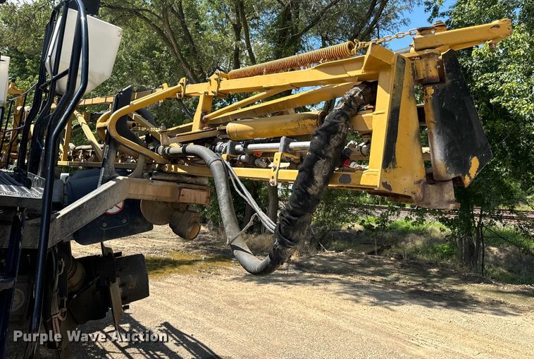 image for item OF9858 2013 RoGator RG900 sprayer