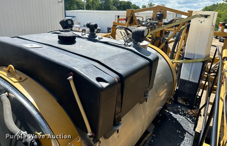 image for item OF9858 2013 RoGator RG900 sprayer