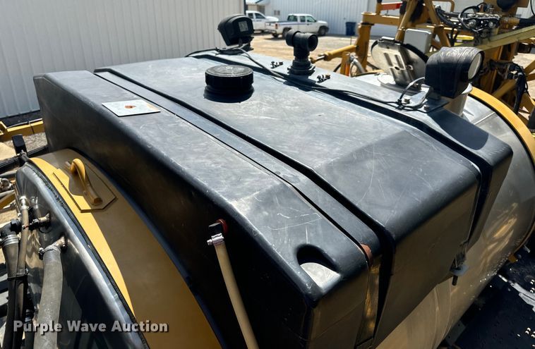 image for item OF9858 2013 RoGator RG900 sprayer