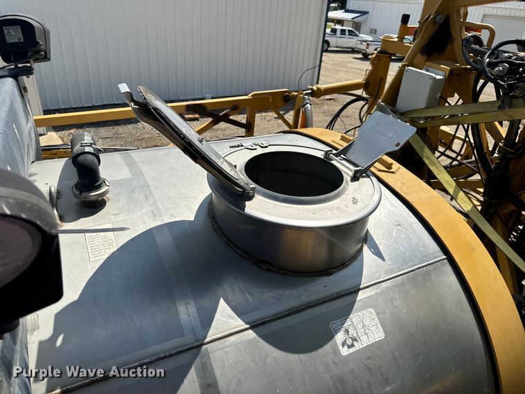 image for item OF9858 2013 RoGator RG900 sprayer