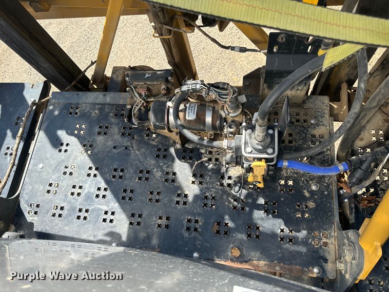 image for item OF9858 2013 RoGator RG900 sprayer