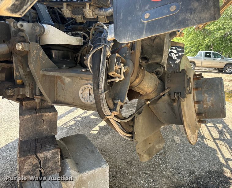 image for item OF9858 2013 RoGator RG900 sprayer