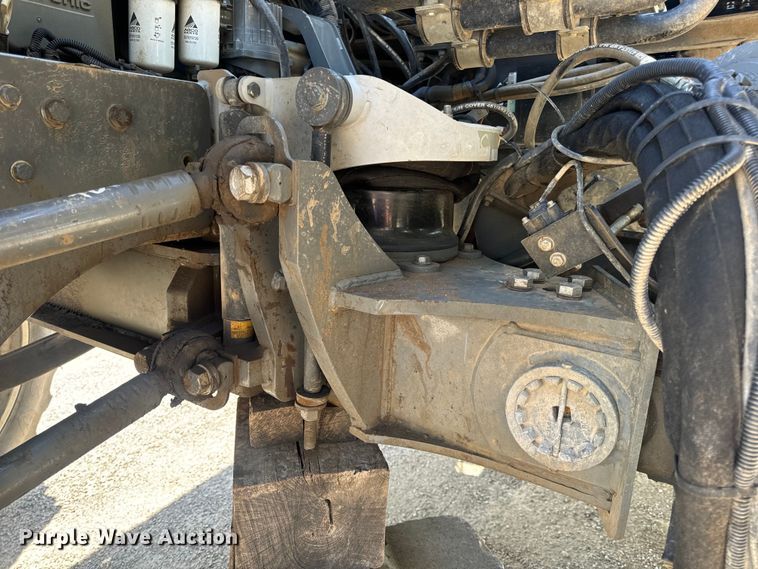 image for item OF9858 2013 RoGator RG900 sprayer