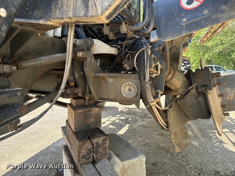 image for item OF9858 2013 RoGator RG900 sprayer