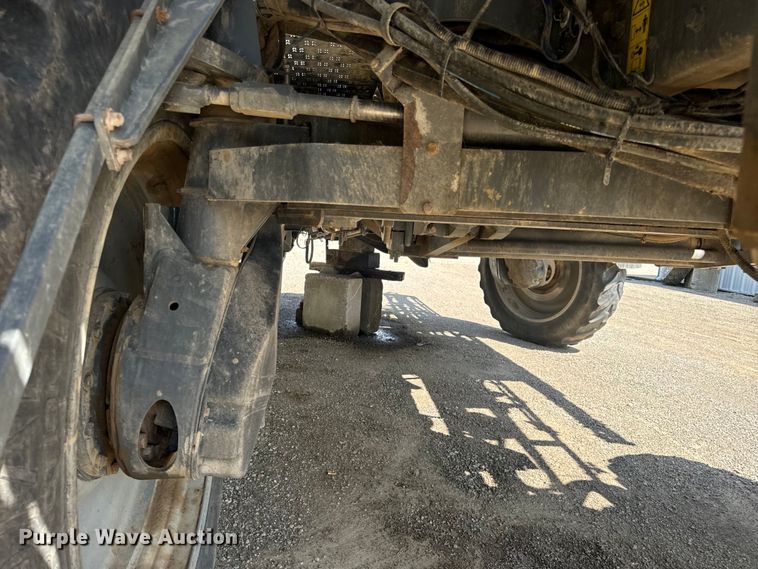 image for item OF9858 2013 RoGator RG900 sprayer