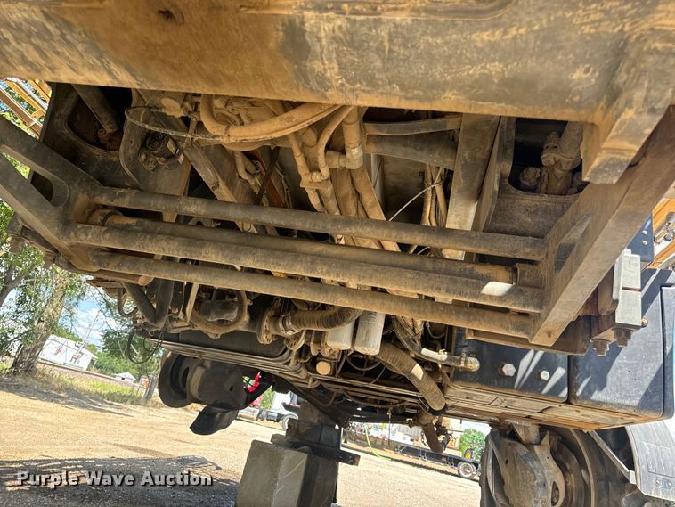 image for item OF9858 2013 RoGator RG900 sprayer