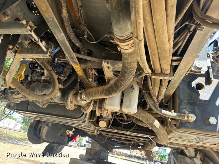 image for item OF9858 2013 RoGator RG900 sprayer