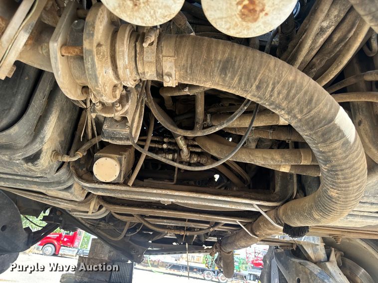 image for item OF9858 2013 RoGator RG900 sprayer