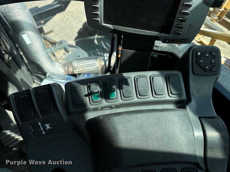 image for item OF9858 2013 RoGator RG900 sprayer