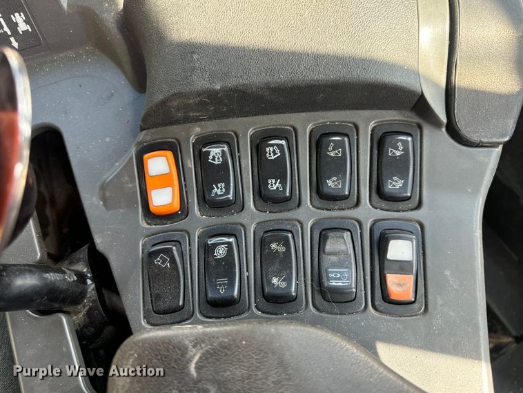 image for item OF9858 2013 RoGator RG900 sprayer