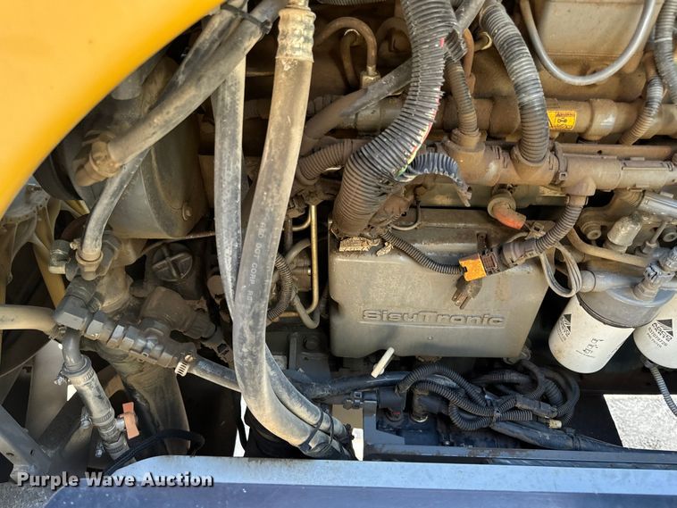 image for item OF9858 2013 RoGator RG900 sprayer