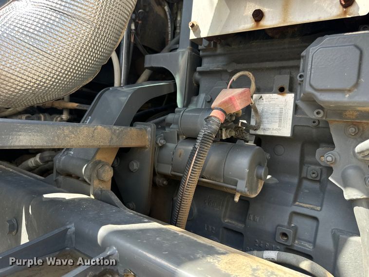 image for item OF9858 2013 RoGator RG900 sprayer