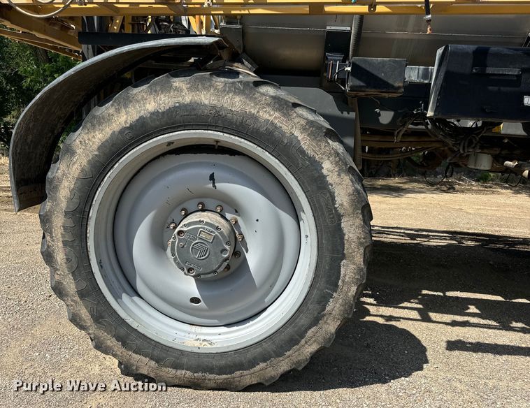 image for item OF9858 2013 RoGator RG900 sprayer