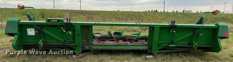 image for item OL9656 1998 John Deere 893 corn head