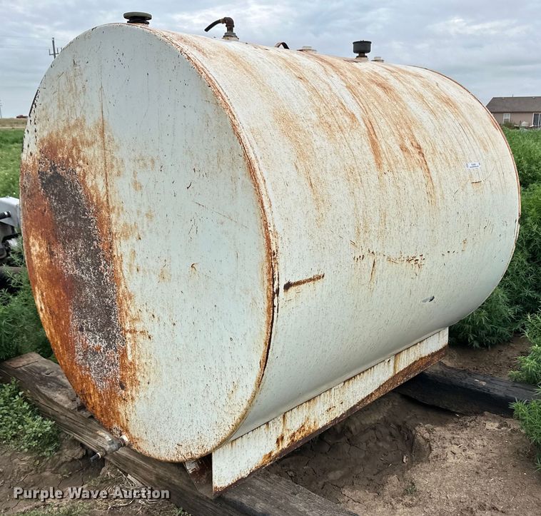 image for item OL9660 (2) fuel tanks