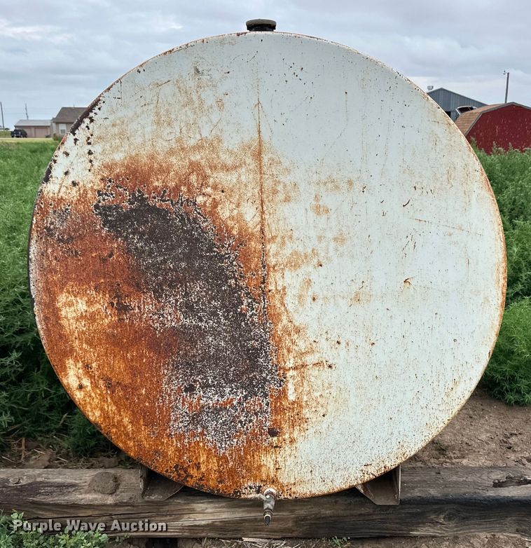 image for item OL9660 (2) fuel tanks