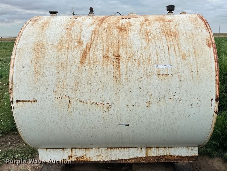 image for item OL9660 (2) fuel tanks