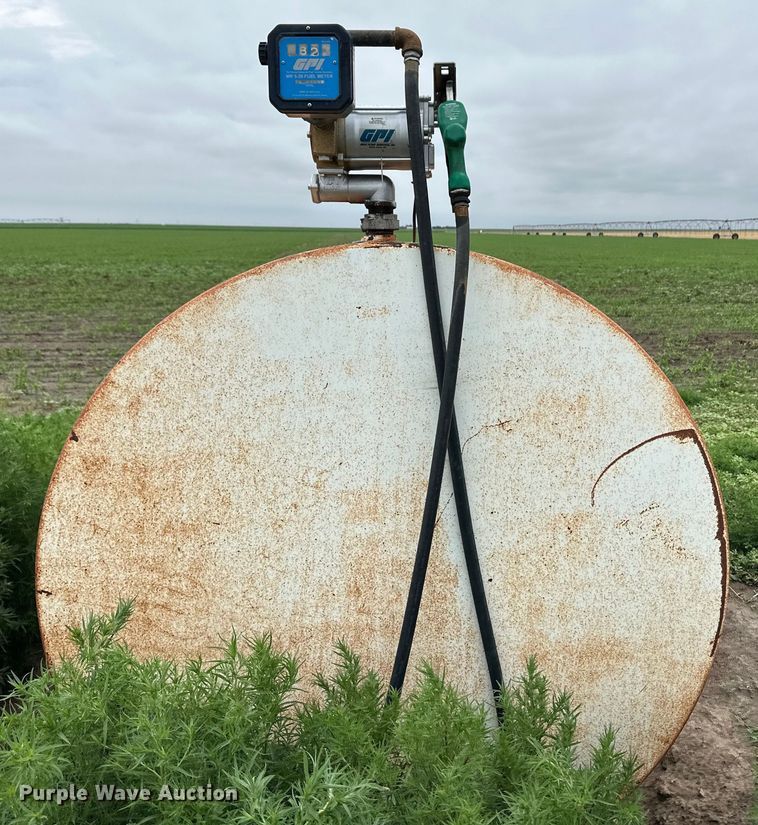 image for item OL9660 (2) fuel tanks