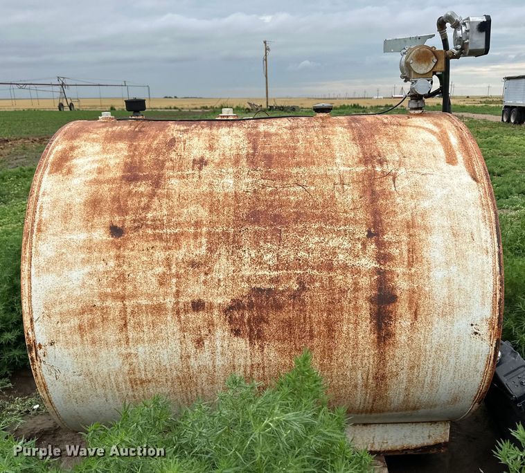 image for item OL9660 (2) fuel tanks