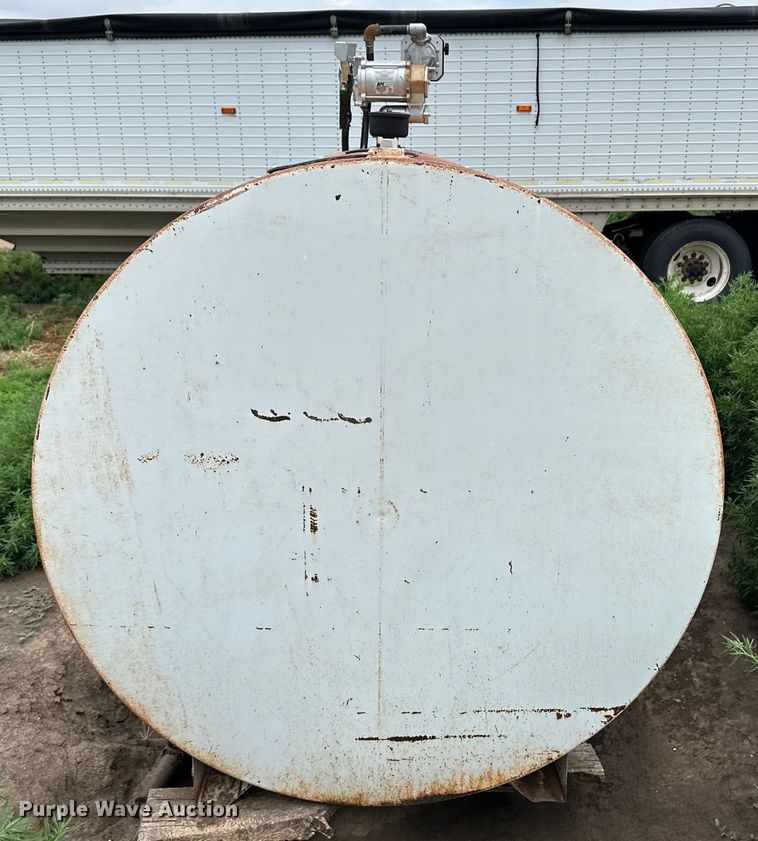 image for item OL9660 (2) fuel tanks