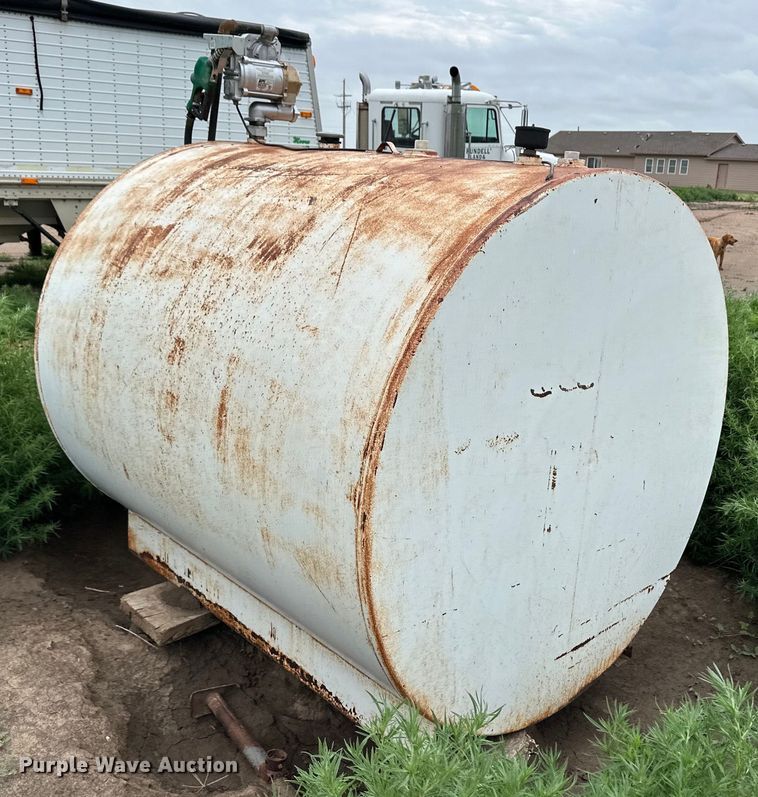 image for item OL9660 (2) fuel tanks
