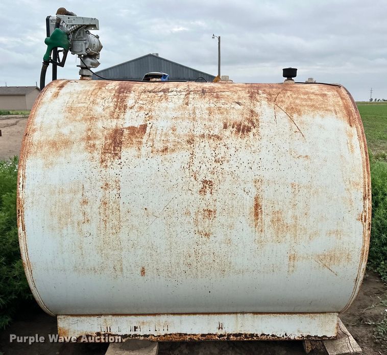 image for item OL9660 (2) fuel tanks