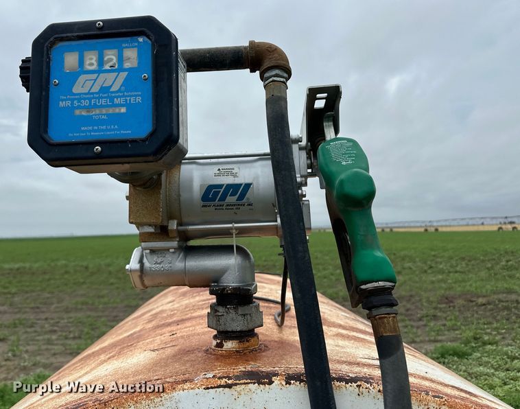 image for item OL9660 (2) fuel tanks