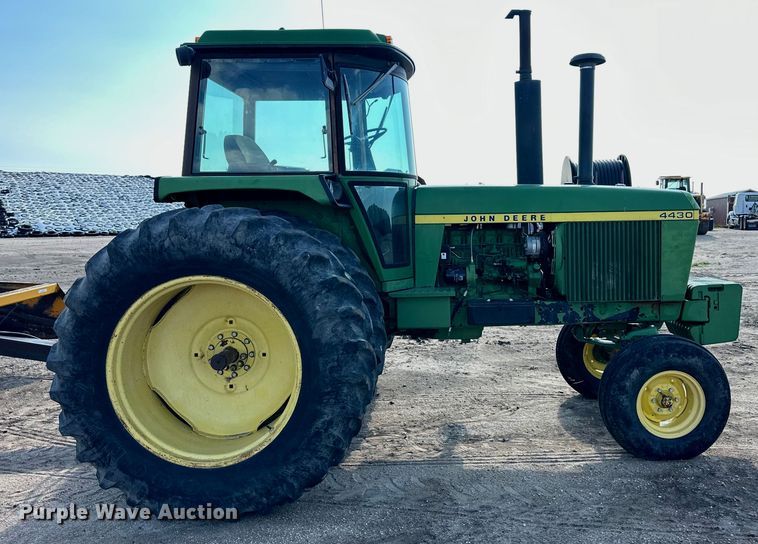 image for item OL9690 1976 John Deere 4430 tractor
