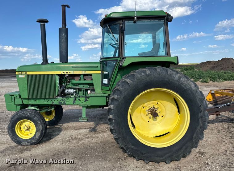 image for item OL9690 1976 John Deere 4430 tractor