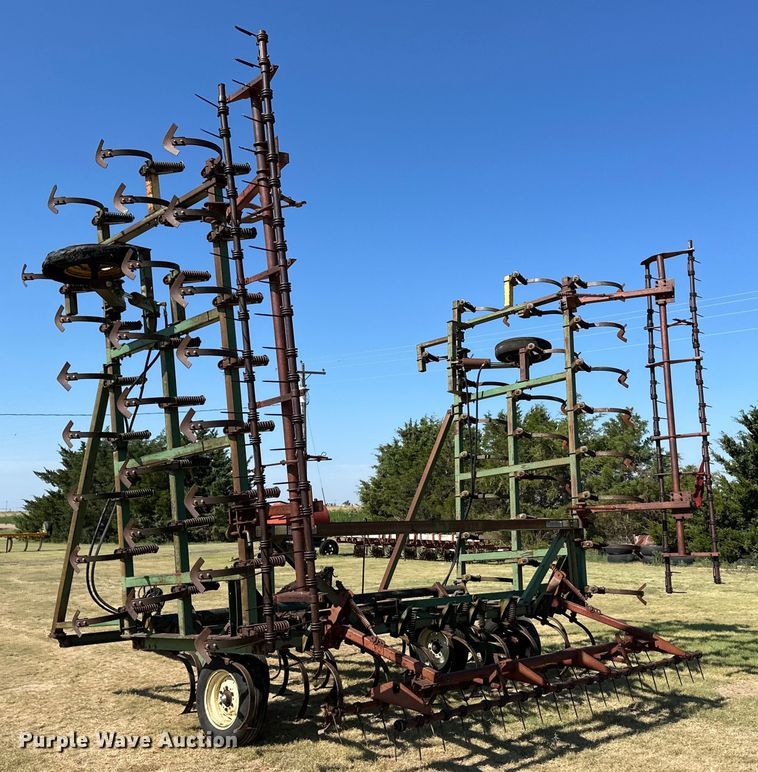 image for item OL9714 John Deere field cultivator