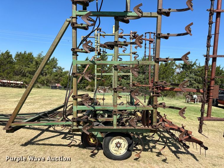 image for item OL9714 John Deere field cultivator