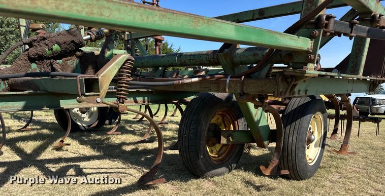 image for item OL9714 John Deere field cultivator