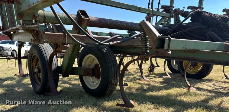 image for item OL9714 John Deere field cultivator