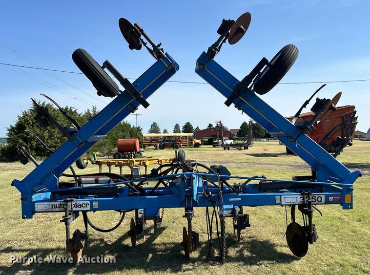 image for item OL9717 DMI Nutri-Placr 3250 NH3 applicator