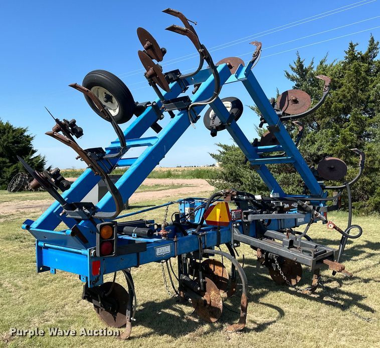 image for item OL9717 DMI Nutri-Placr 3250 NH3 applicator