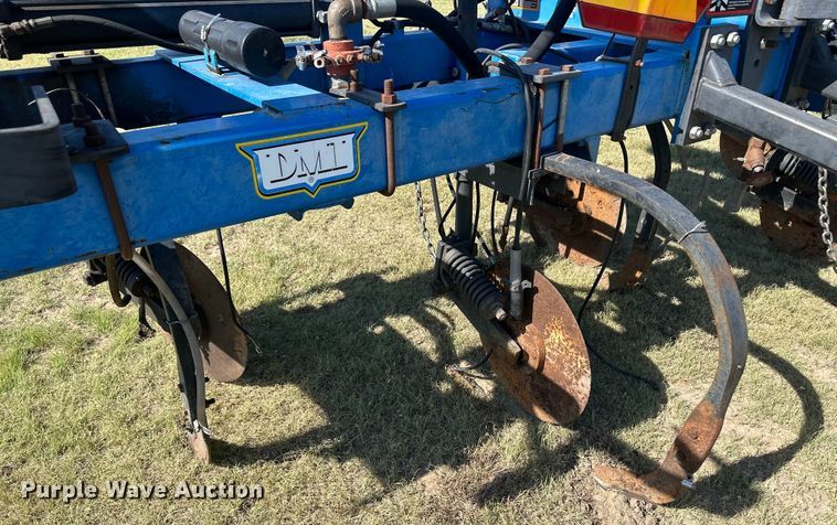 image for item OL9717 DMI Nutri-Placr 3250 NH3 applicator