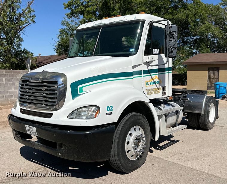 image for item DK6709 2007 Freightliner Columbia  semi truck