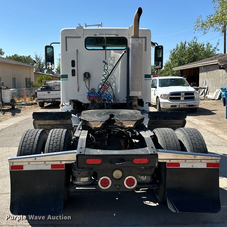 image for item DK6709 2007 Freightliner Columbia  semi truck