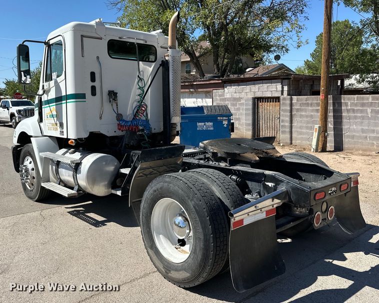 image for item DK6709 2007 Freightliner Columbia  semi truck