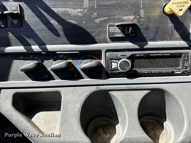 image for item DK6709 2007 Freightliner Columbia  semi truck