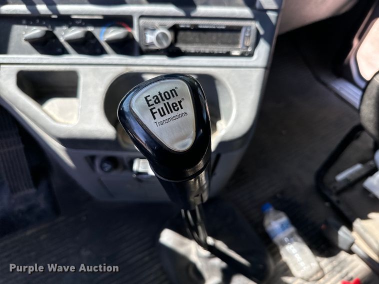 image for item DK6709 2007 Freightliner Columbia  semi truck