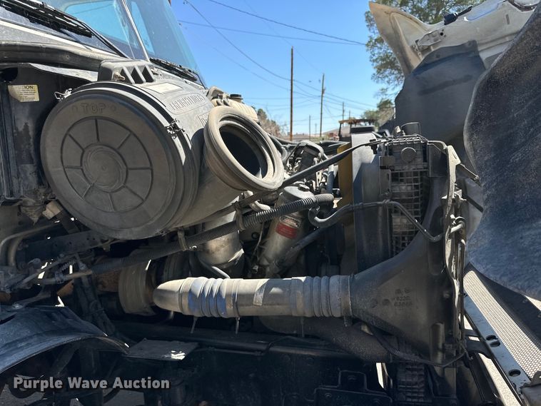 image for item DK6709 2007 Freightliner Columbia  semi truck