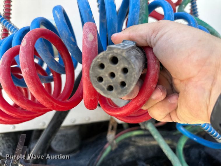 image for item DK6709 2007 Freightliner Columbia  semi truck