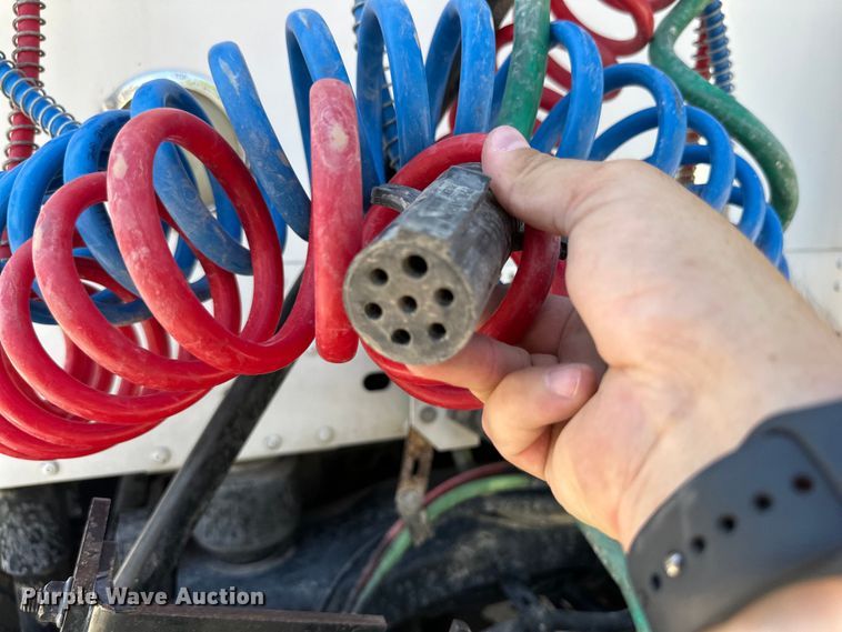 image for item DK6709 2007 Freightliner Columbia  semi truck