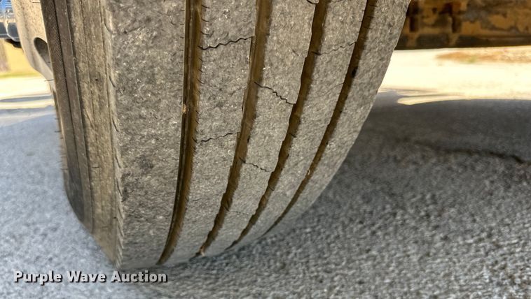 image for item DK6709 2007 Freightliner Columbia  semi truck