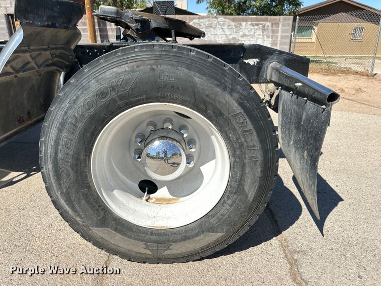 image for item DK6709 2007 Freightliner Columbia  semi truck