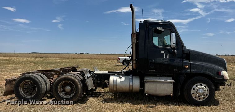 image for item DK6875 2012 Freightliner Cascadia 125DC semi truck