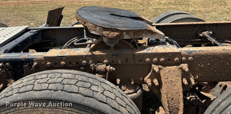 image for item DK6875 2012 Freightliner Cascadia 125DC semi truck