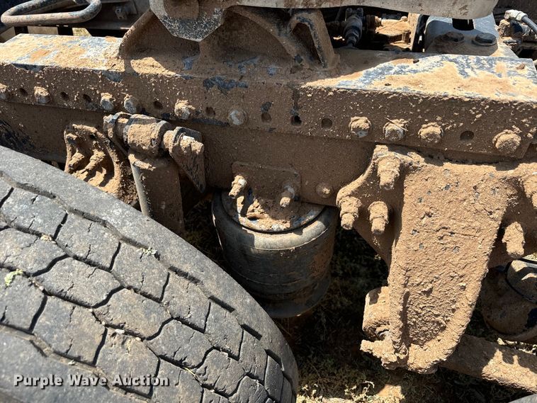 image for item DK6875 2012 Freightliner Cascadia 125DC semi truck