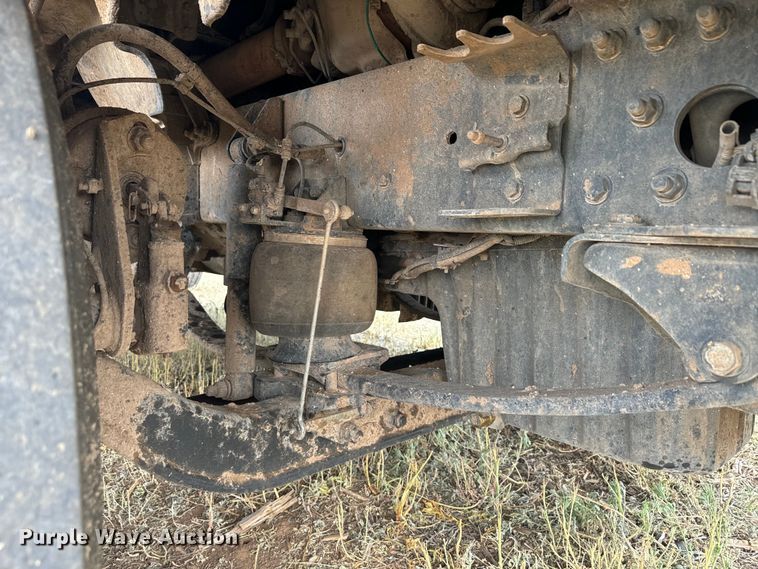 image for item DK6875 2012 Freightliner Cascadia 125DC semi truck